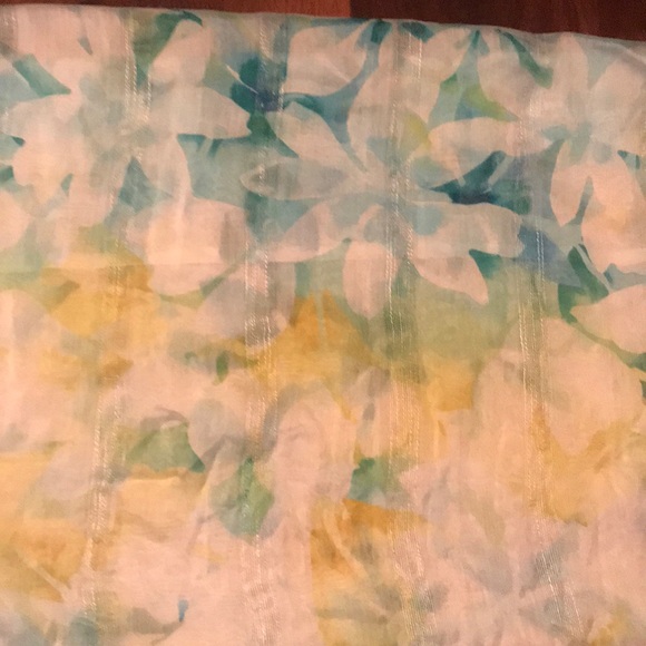 Floral Patterned Infinity Scarf - Picture 2 of 2